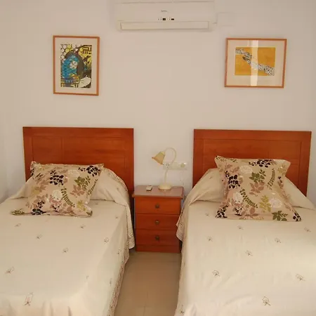 Las Orquideas Bed & Breakfast Beniganim